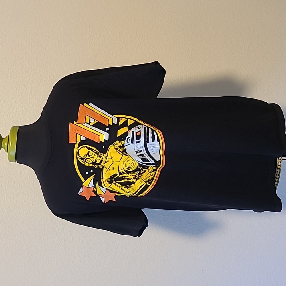Droids on Demand! Men's Star Wars C-3PO & R2-D2 Tee - Size XL
